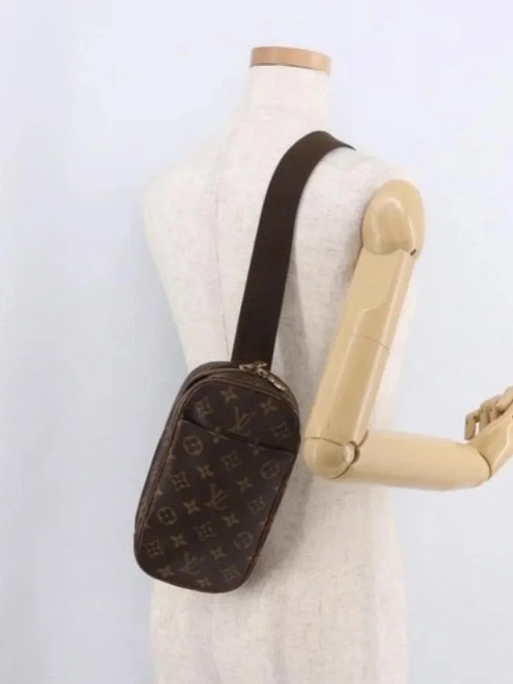LOUIS VUITTON Monogram Pochette Gange Shoulder Bag M51870 LV Auth 185949